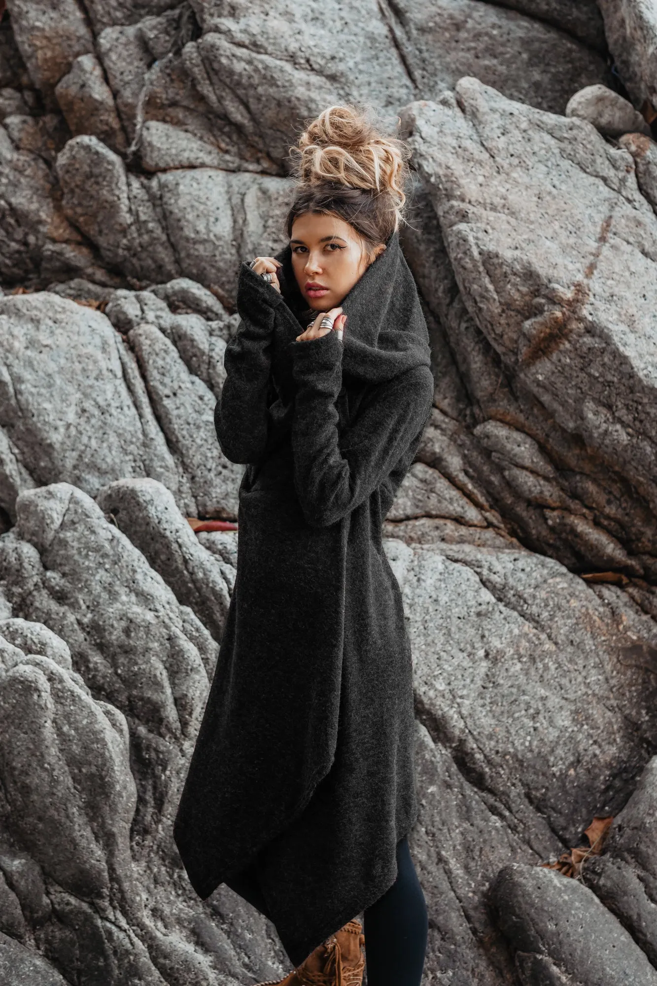 Hooded Sweater Amita Black