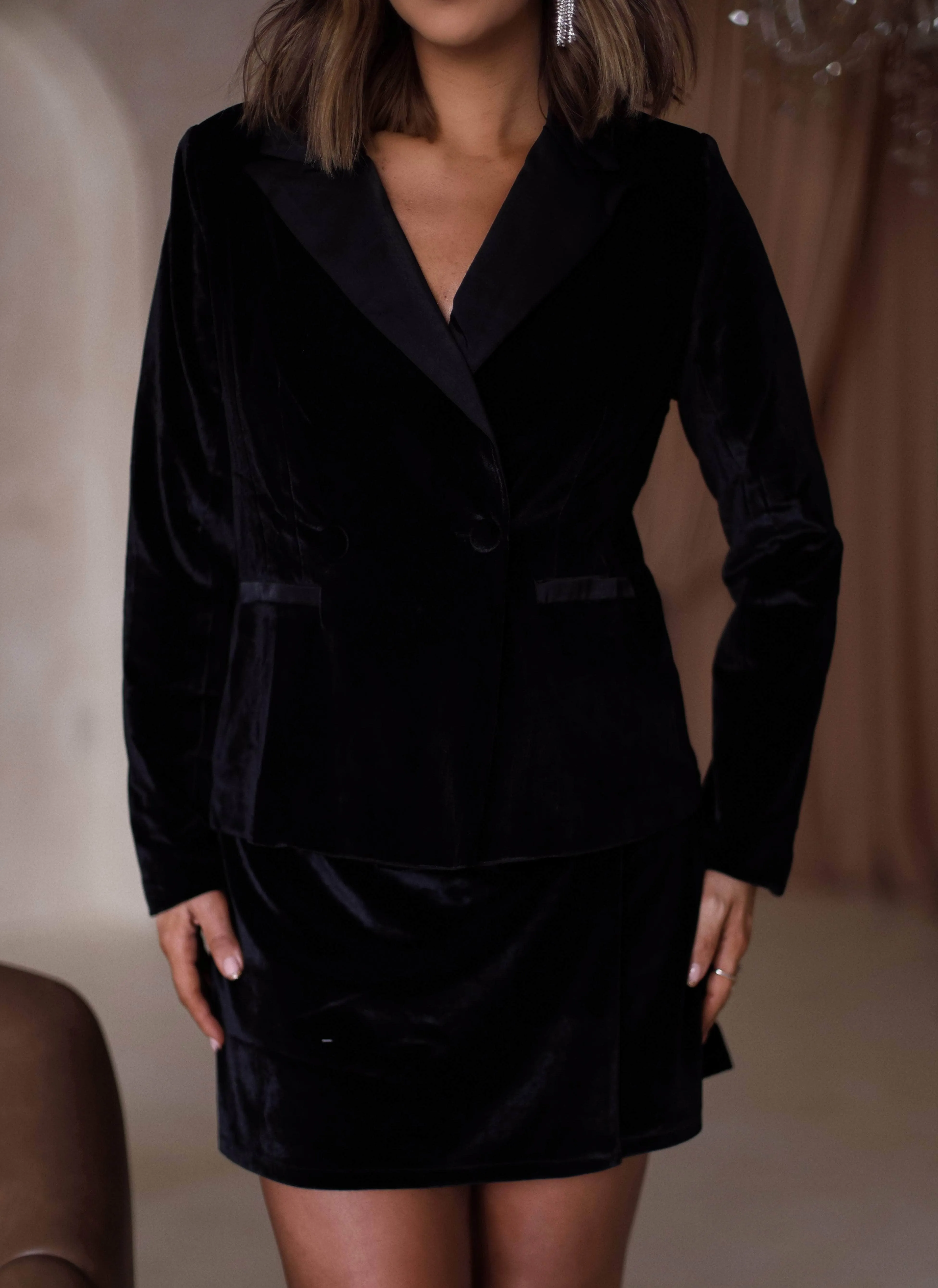 Tuxedo Chic Blazer